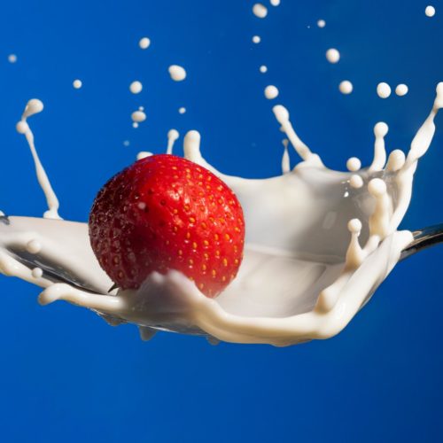 Erdbeere in Milch